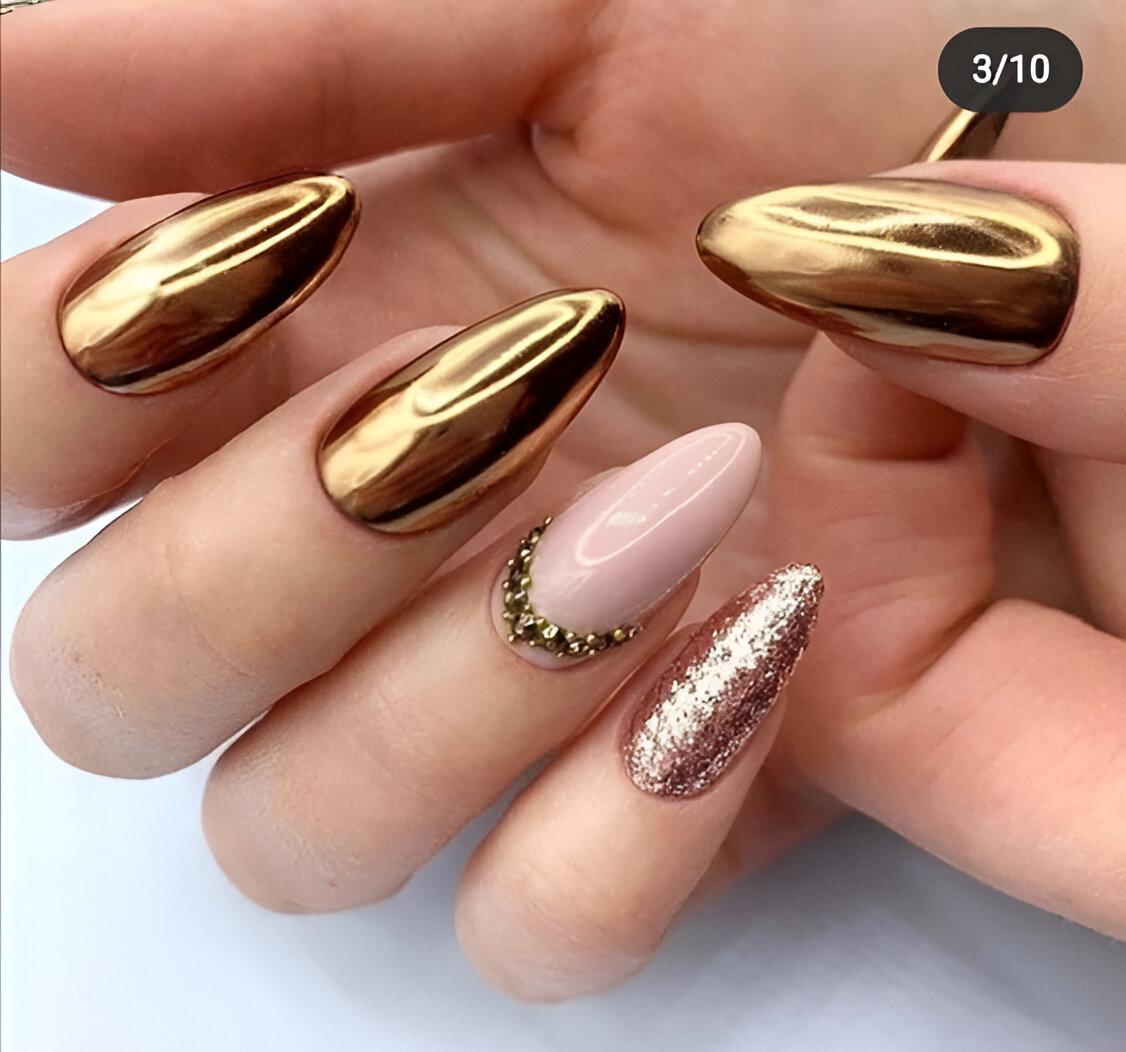 30 Stunning Gold Nails To Make You A Beauty Queen